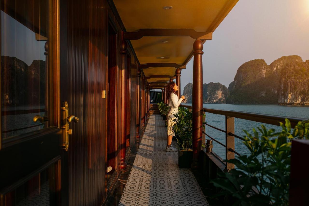 Hotel Nostalgia Halong Cruise à Hạ Long Extérieur photo