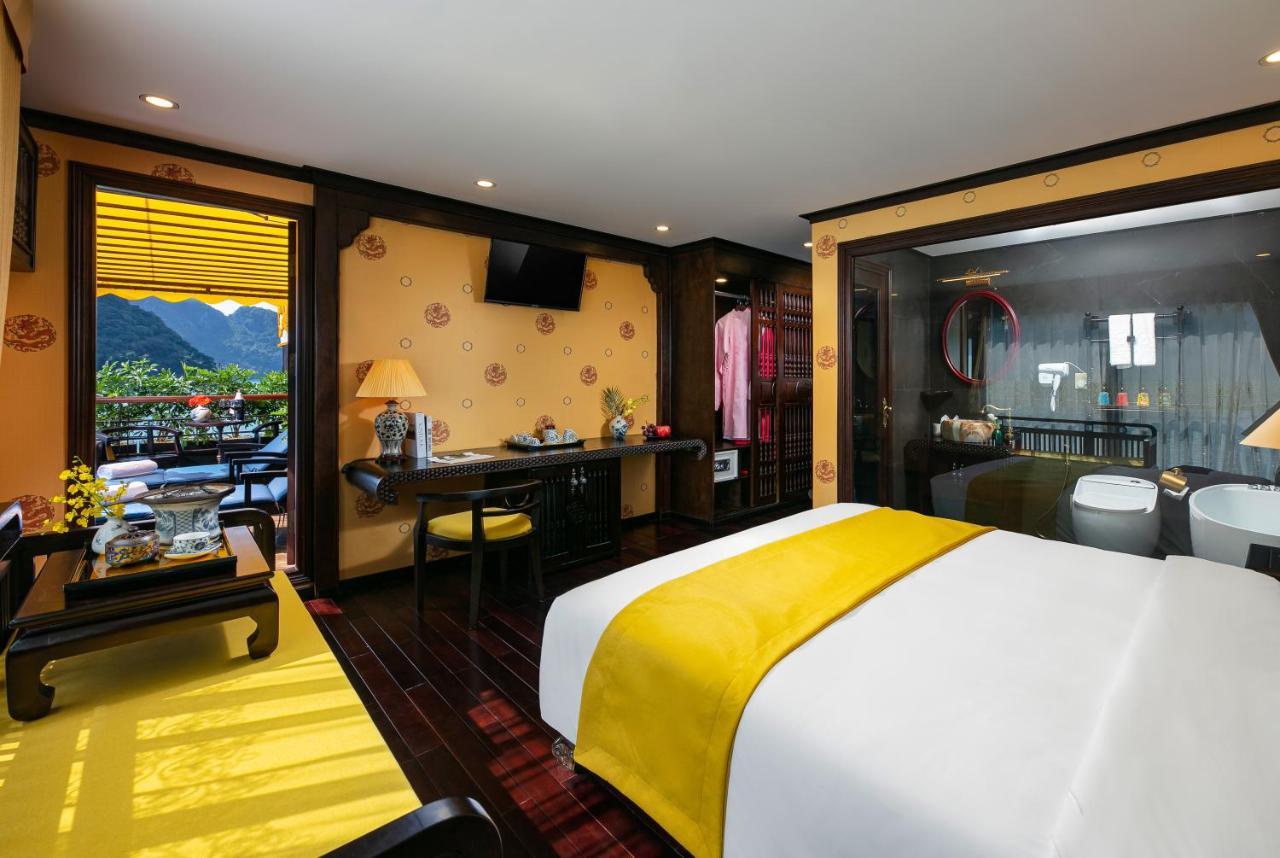 Hotel Nostalgia Halong Cruise à Hạ Long Extérieur photo