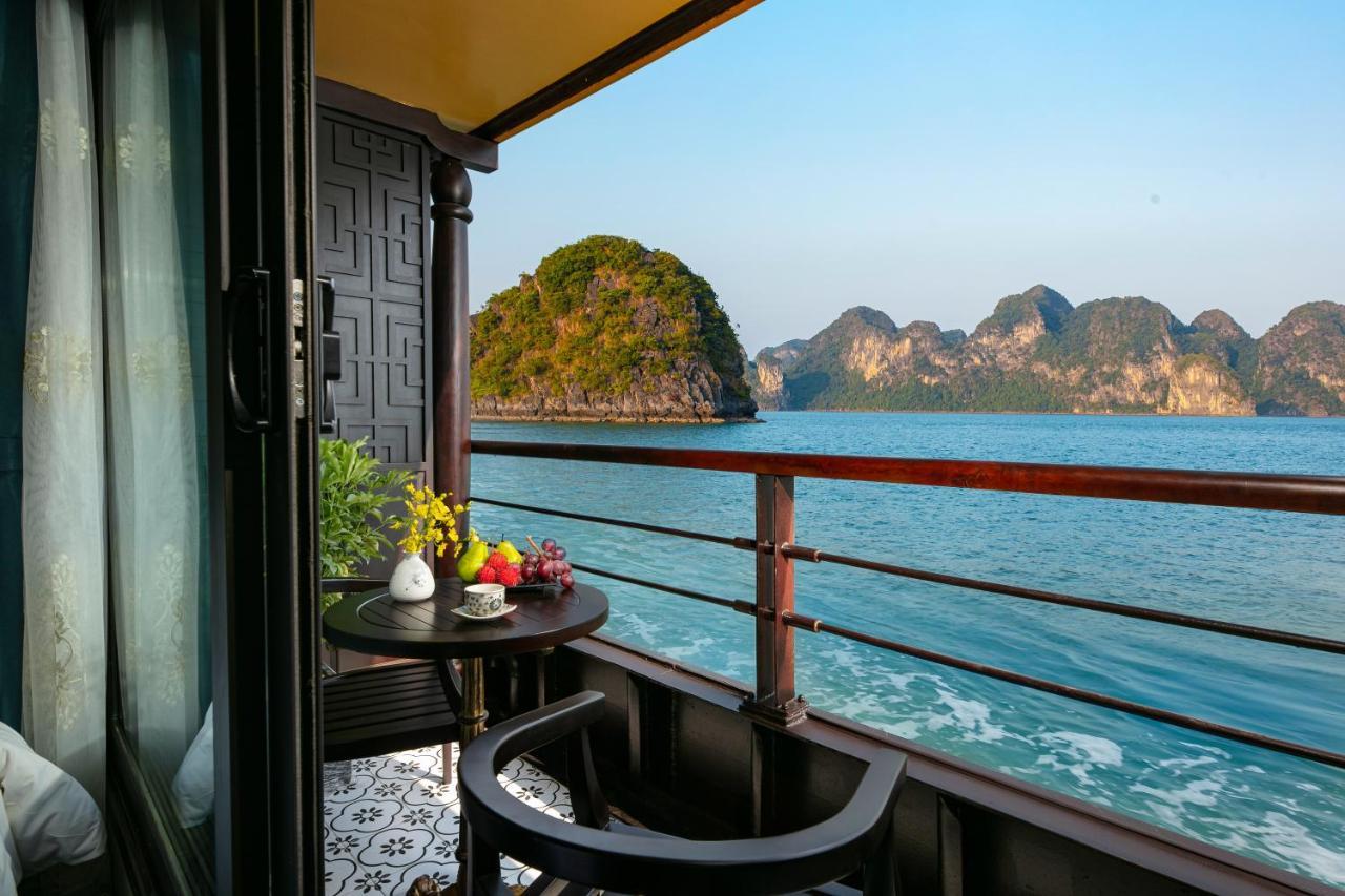Hotel Nostalgia Halong Cruise à Hạ Long Extérieur photo