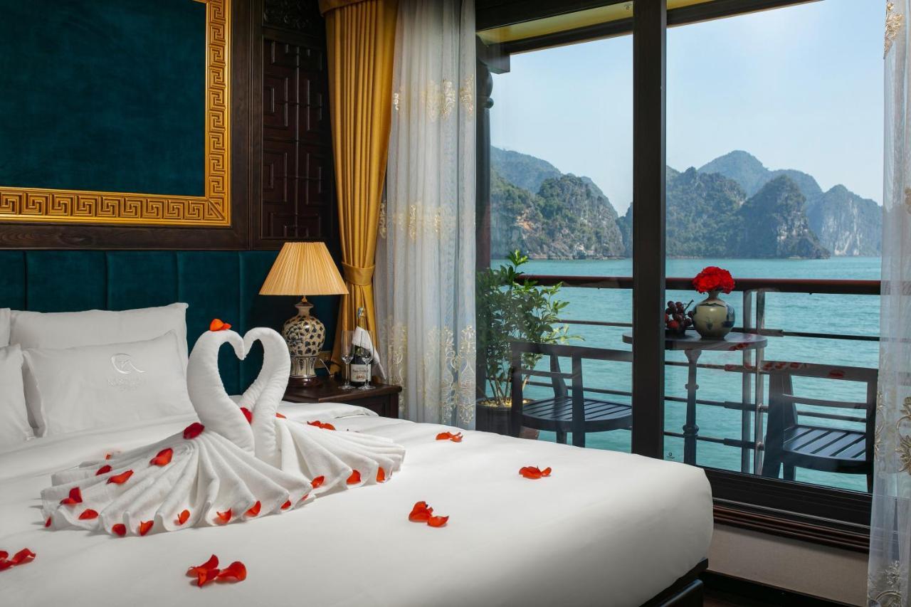 Hotel Nostalgia Halong Cruise à Hạ Long Extérieur photo